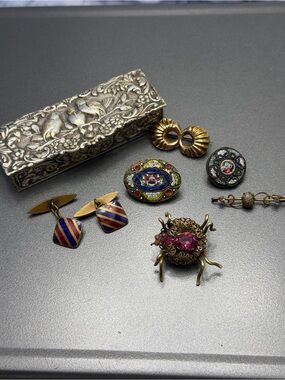 Antique Jewelry Victorian snuff box